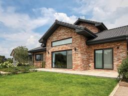 <strong>마당</strong> 깊은 스틸하우스