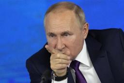 “전쟁 끝내고 싶으면…” 푸틴이 우크라이나에 제안한 ‘말도 안 되는 조건’