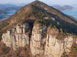 삶에도 섬에도 지름길은 없다···돌아갈수록 다가오는 秘境