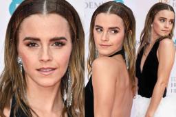 은퇴설 휩싸였던 할리우드 여배우, 이런 복장으로 근황 전했다