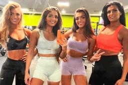 “누가 엄마냐?” 너무 동안이라 딸들과 구분 안 간다는 여성의 놀라운 나이