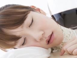 여성이 남성보다 술에 약한 이유...'살' 때문이다?