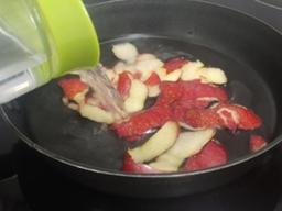 사과껍질로 <strong>후라이팬</strong> 새것처럼 만들기