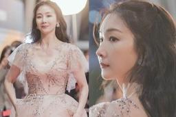 아이 낳고 방송 쉬던 전설의 여배우, 입 떡 벌어지는 드레스 자태 뽐냈다