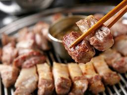 고기 자주 먹는 사람이 조심해야 할 생존율 10%의 암