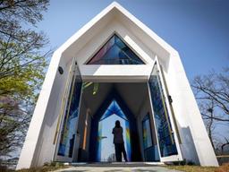 낮은 섬 동검도엔 '영혼의 숨터'가 있다