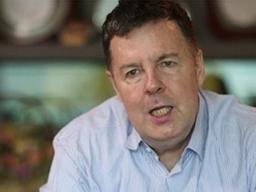 '마약 투약' <strong>로버트 할리</strong> <strong>근황</strong> "희귀암 걸려 다리 2배 됐다"