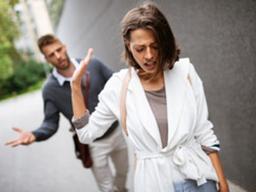 당장 헤어져야 하는 <strong>연인</strong>의 특징 9