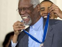 44년 동안 명예의 <strong>전당</strong> 입성을 거부했던 NBA <strong>전설</strong> 빌 러셀