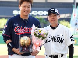 이대호 은퇴 투어 바라보는 신혜정 씨 '남몰래 흘리는 눈물'