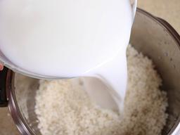 밥 지을 때 우유를 부으면 벌어지는 일