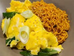 누구나 아는 ‘추억의 맛’ <strong>라면</strong>… 계란·파가 풍미 더해주나