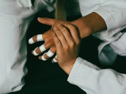 주짓수, 싸우려면 더 가까워져야…“그게 싸움인 걸”