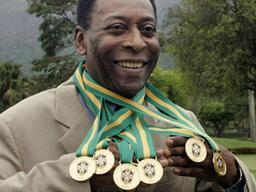 “<strong>사랑하라</strong>, 영원히” 메시지 남긴 펠레… 천상의 그라운드로