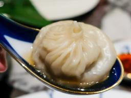 허름 <strong>만둣집</strong> 앞에선 늘 설렌다, 찰떡같은 쫀쫀함에