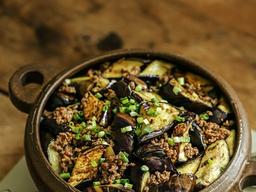 다시 돌아보는 밥… 한 그릇 요리 ‘<strong>솥밥</strong>’의 유행