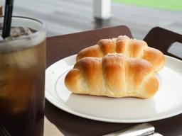 크로플에 소금빵, 앙버터…유행빵들의 불편 요소들