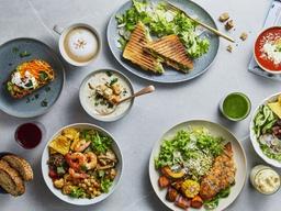 직장인 인기 점심메뉴된 샐러드 “이건 꼭 들어가야해”