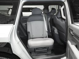 6인승 ‘기아 EV9’ 실내 가장 큰 특징… “2·<strong>3열</strong> 마주보기·<strong>3열</strong> 리클라이닝”