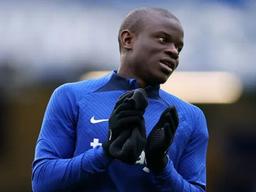 연봉이 250억인데..."10년 동안 같은 휴대폰 쓰더라"동료도 깜짝