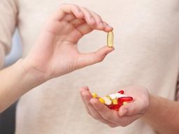 선물받은 <strong>건기식</strong>, 이건 반드시 확인하고 먹어야