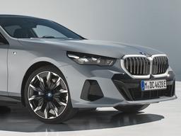 신형 E-클래스와 5<strong>시리즈</strong>, 국내 판매 1, <strong>2</strong>위 자리 바뀔까?