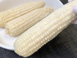 전자레인지로 냉동<strong>옥수수</strong> 찔 때 이렇게하면 맛 보장!