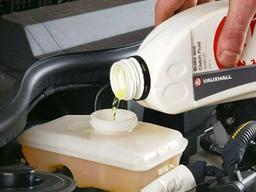 “제조사 말은 반만 믿으세요” <strong>정비</strong>업체에서 콕 집어 알려주는 우리나라 도로조건에 적합한 엔진오일 교환주기