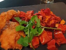 먹다 <strong>남은</strong> 치킨도 ‘황비홍 고추’를 만나면 라조기가 된다