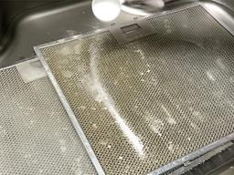 <strong>주방</strong>후드필터에 이거 뿌렸더니 기름때가 사라졌어요!