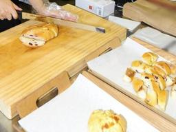 "우리 애들도 맛봐야 사지"…시식용 빵 <strong>포장</strong>해달라는 손님 '황당'