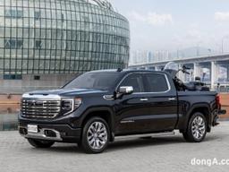 캠핑·아웃도어 마니아들이 탐내는 차 ‘<strong>GMC</strong> <strong>시에라</strong>’… 매력적인 고성능 픽업트럭