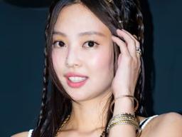 <strong>제니</strong>가 실내 흡연 논란으로 잃은 것들