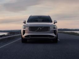 10년 우린 사골 볼보 <strong>XC90</strong>, 부분변경으로 GV80 넘기엔 역부족?