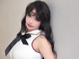 다이어트 성공한 박봄, 샤넬 수영복 입고 숨겨졌던 몸매 뽐내