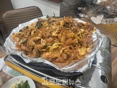 정겨운 인심 물씬, 서울 중앙시장 '기호네곱창'