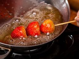 치료를 방해하기도… 암 환자가 반드시 피해야 할 음식 TOP 7