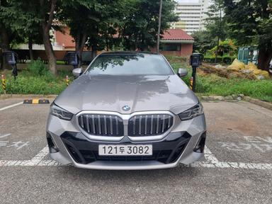 [시승기] 7세대와 다른 8세대 BMW 520i, 디자인·공간·디지털 경험 전면 업그레이드