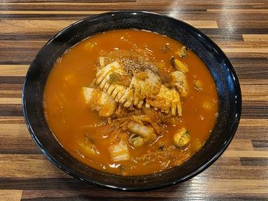 아트 경지 오른 면·국물 조화… 평경장도 와서 먹어봐라 [웃기는 짬뽕]