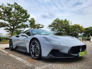 마세라티 MC20 첼로, 불편하지만 그만큼 매력적인 슈퍼카