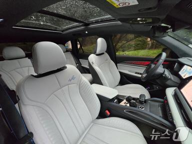 선루프·화이트 내장 '필살기' 장착…26년형 그랑 콜레오스 [시승기]