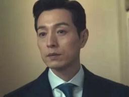 ‘<strong>더</strong> <strong>글로리</strong>’ 정성일, 이혼... 9년 결혼 생활 끝에 각자의 길로