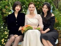 “걸그룹 셋이냐”…조이 자매 <strong>결혼식</strong> 사진에 댓글 폭주