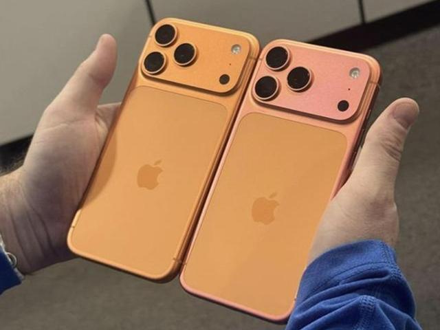 "오렌지색 좋아 샀는데 핑크색 됐다"…179만원짜리 아이폰17 변색 논란