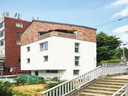 도심 속 명당에 <strong>지은</strong> 화이트 미니멀 주택