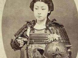 컬러로 복원했더니 놀라운 일본 '<strong>마지막</strong> 여성 사무라이'