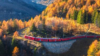 "동해를 한눈에 즐길 수 있다고?"… 5060도 반한 가을 이색 여행