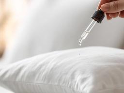 베개에 '한 방울' 떨어뜨렸을 뿐인데…비염 불편함 30% 줄였다는 '의외의 방법'