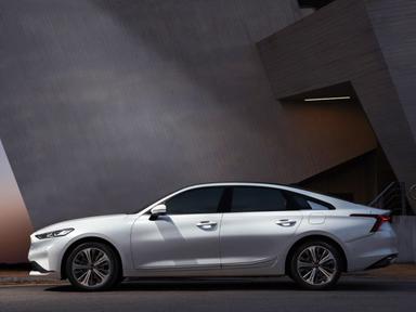 “아반떼 가격으로 그랜저급 스펙을?”… 가격·공간·연비 다 잡은 '2천만 원대' 국산 세단