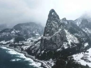 “해외 명소 올킬!” 동화 속 고성 같은 겨울철 여행지 4곳 비밀 공개